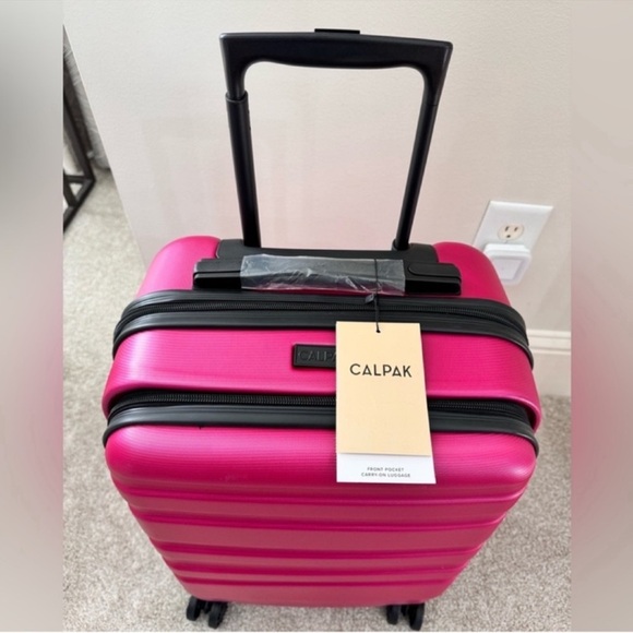 🎉LAST PIECE🎉CALPAK 20in Carry-On Hardside
Spinner Cranberry - Picture 5 of 8